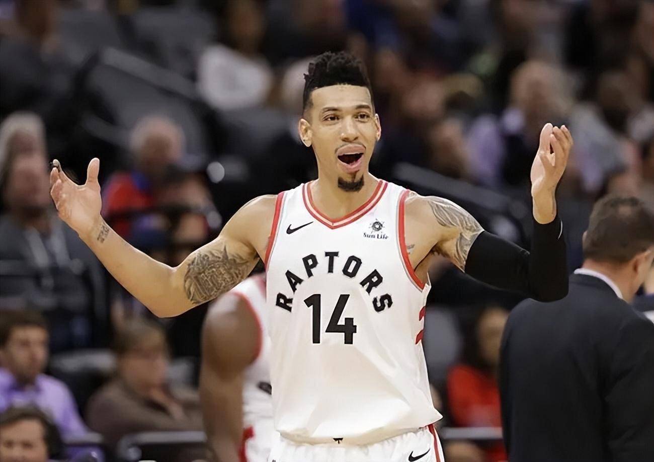 灰熊绝杀中国男篮，丹尼·格林完成帽子戏法