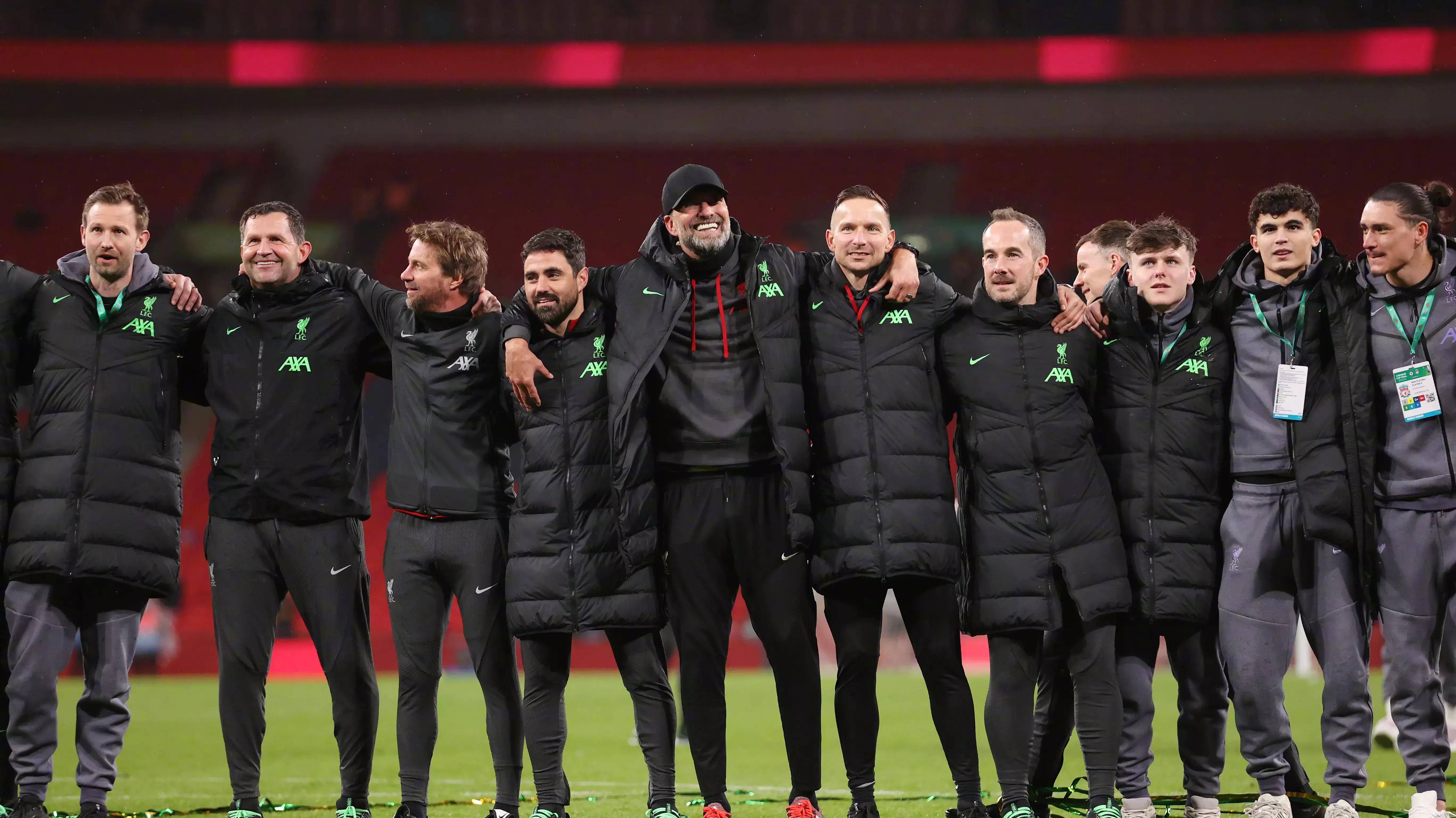 包含孟加拉球队展现实力，取得决定性胜利的词条