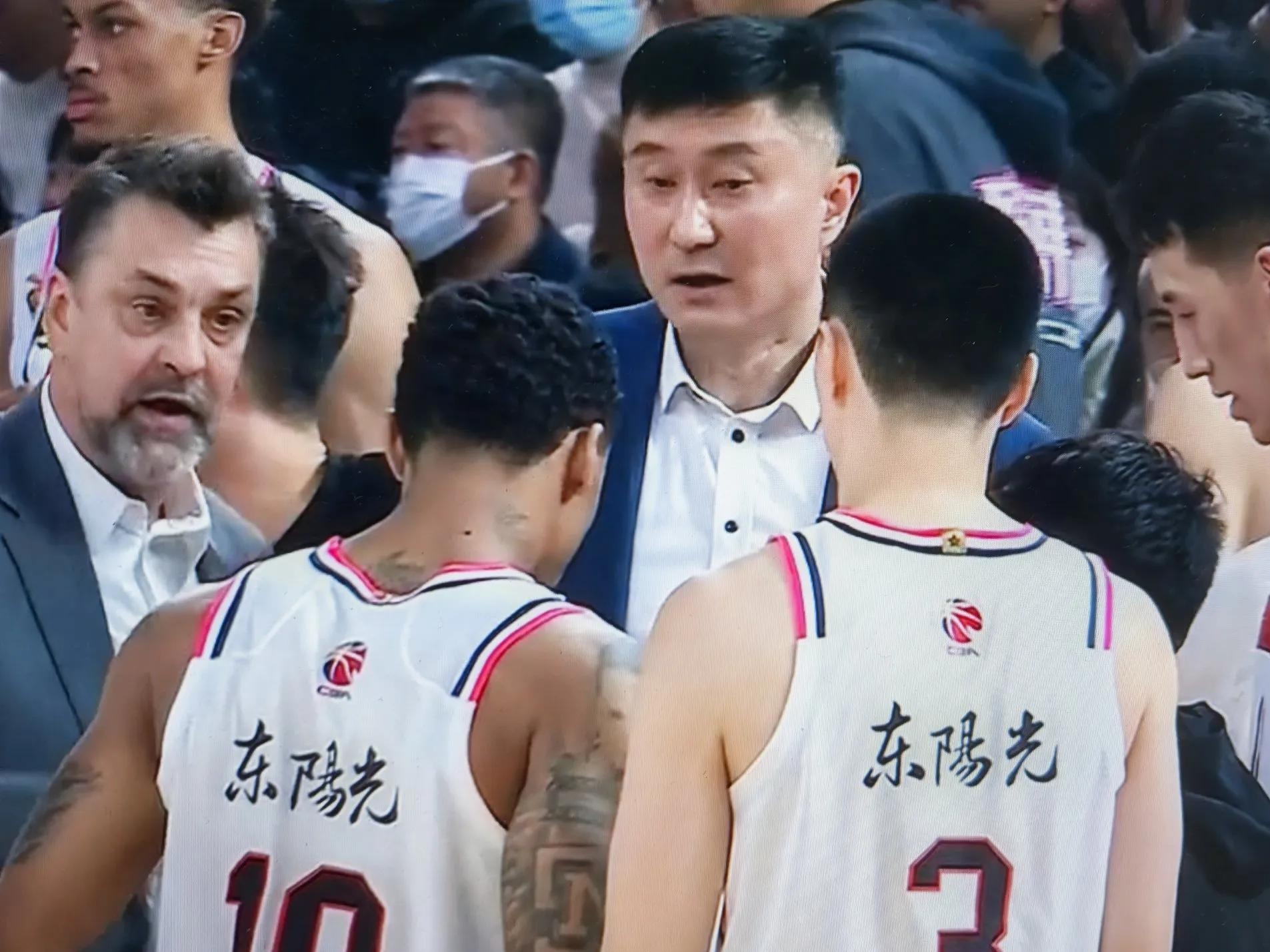 关于广东队主场大胜,豪取七连胜创纪录的信息 关于广东队主场大胜,豪取七连胜创纪录的信息