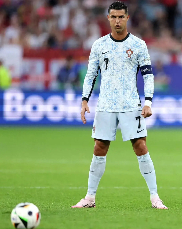 关于捷克国家队绝杀获胜,锁定小组第一出线资格的信息 关于捷克国家队绝杀获胜,锁定小组第一出线资格的信息