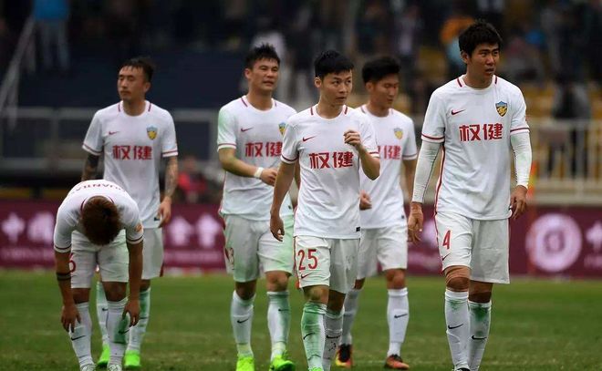 关于赛季冠军直面连败危机,主教练呼吁球队团结斗志的信息 关于赛季冠军直面连败危机,主教练呼吁球队团结斗志的信息