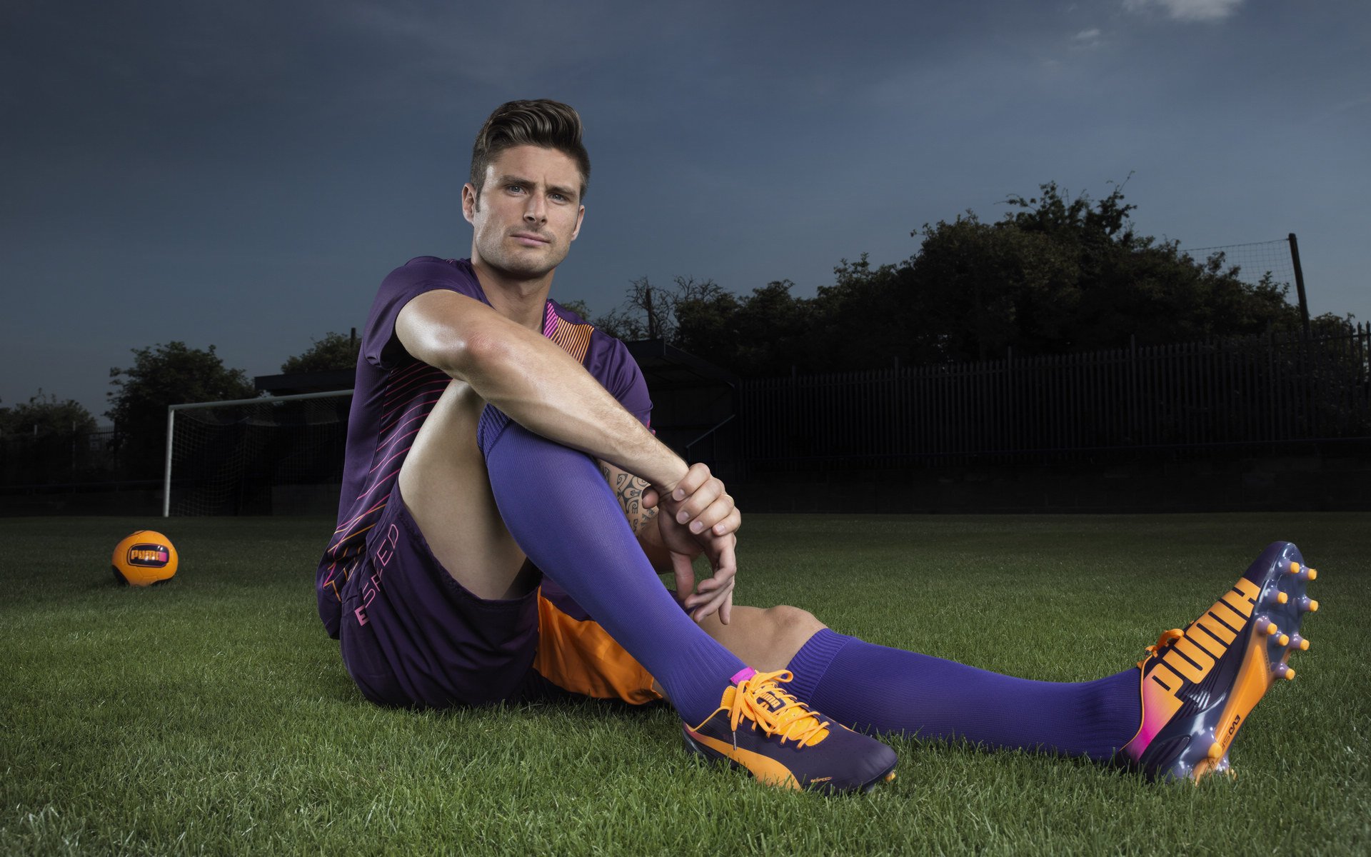 跨界制霸，当尼克斯封锁热火，拉文在F1赛道接管年度争冠