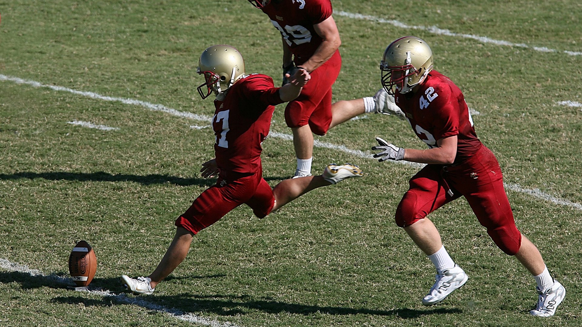 赛道上的王朝更迭，梅赛德斯横扫雷诺，诺里斯惊艳四座