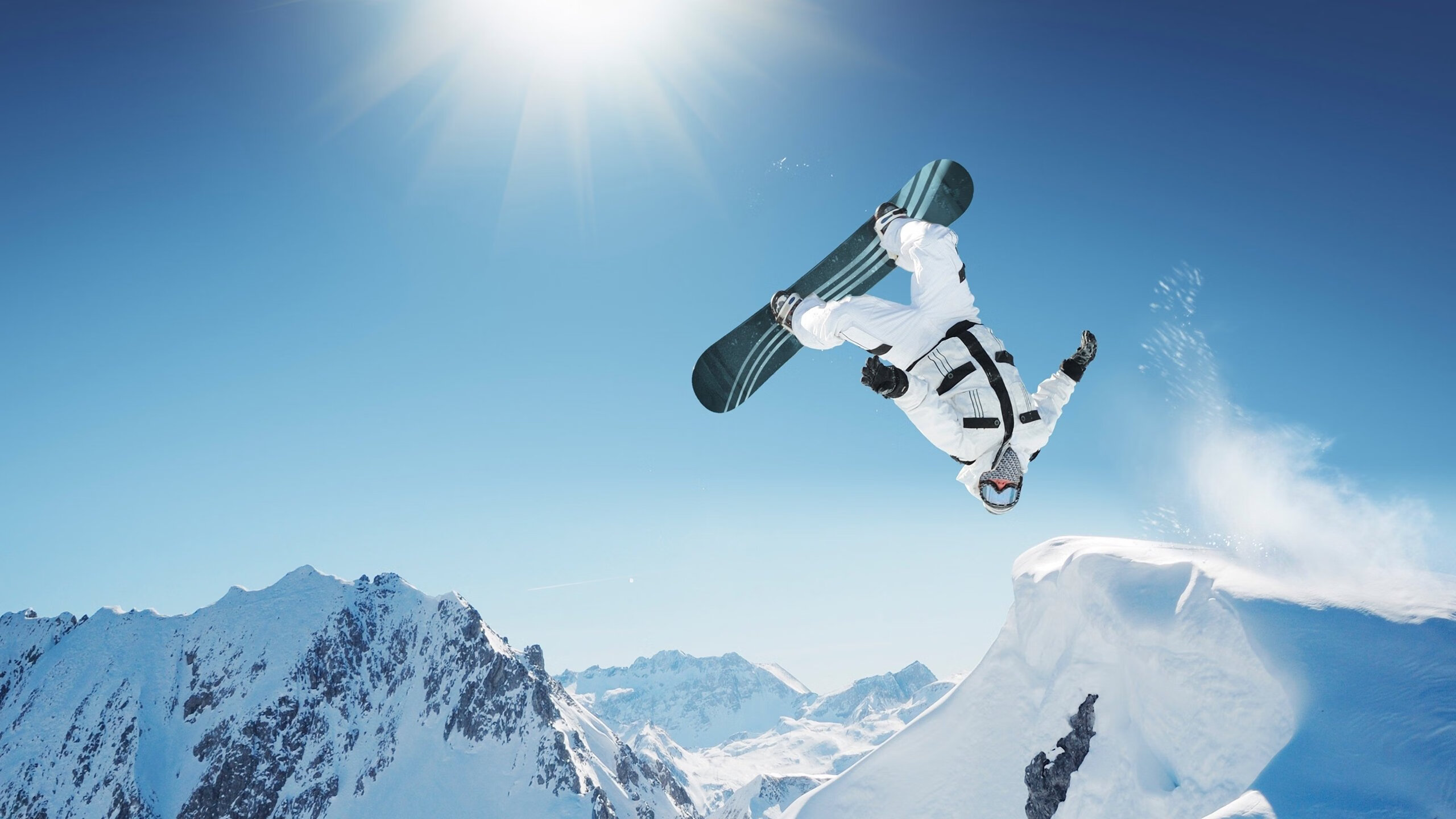 赛道上的新王加冕，皮亚斯特里高光表现引领法拉利轻取索伯车队